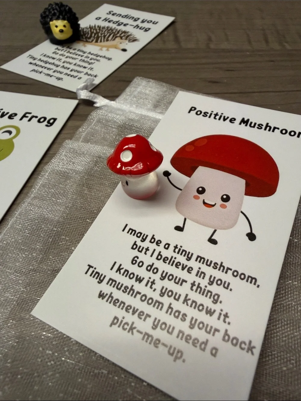 2 Cute Animal Resin quotes with mini pet - Frog, Hedgehog, Cow, Mushroom. 🆕